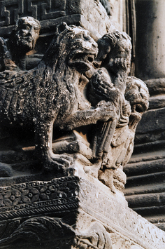 Vorschaubild St. Trophime, Portal, Daniel in der Löwengrube